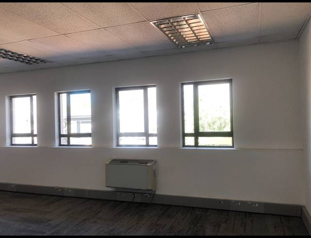 43M² OFFICE TO LET IN HYDE PARK